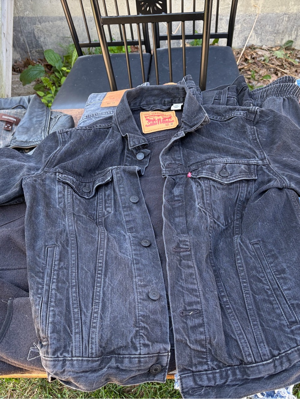 Levi's Women's Charcoal Black Denim Trucker Jacket